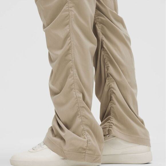 Lululemon Dance Studio Slim-Fit High-Rise Flared Pant Sheer Oak Size X-Small NWT - Picture 3 of 11